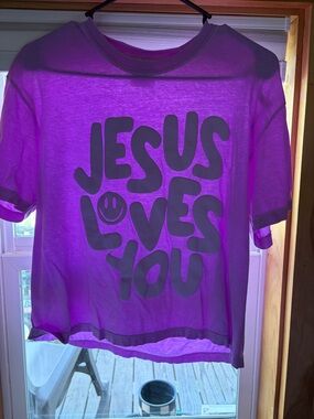 ‘Jesus Loves You' Graphic Tee - Purple